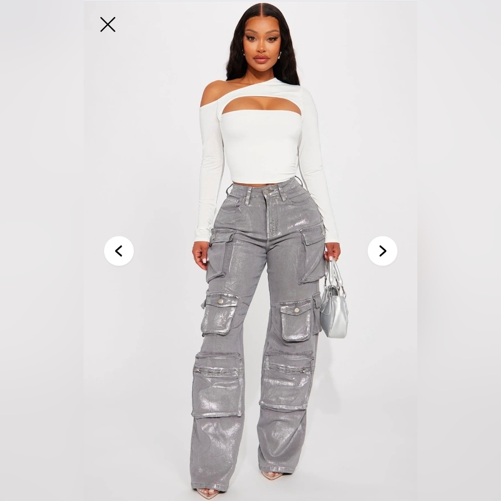 Fashion Nova Time To Shine Silver Foil Cargo Jeans Size 3 Baggy - Picture 8 of 8